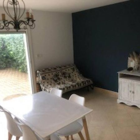 Maison Dans Une Propriete Avec Une Cour Corneilhan 外观 照片