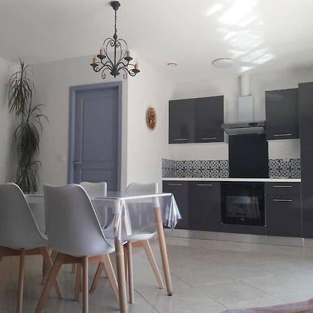 Maison Dans Une Propriete Avec Une Cour Corneilhan 外观 照片