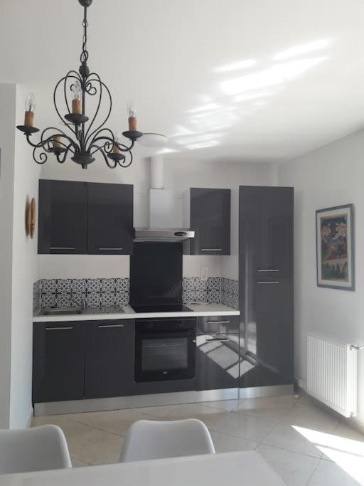 Maison Dans Une Propriete Avec Une Cour Corneilhan 外观 照片
