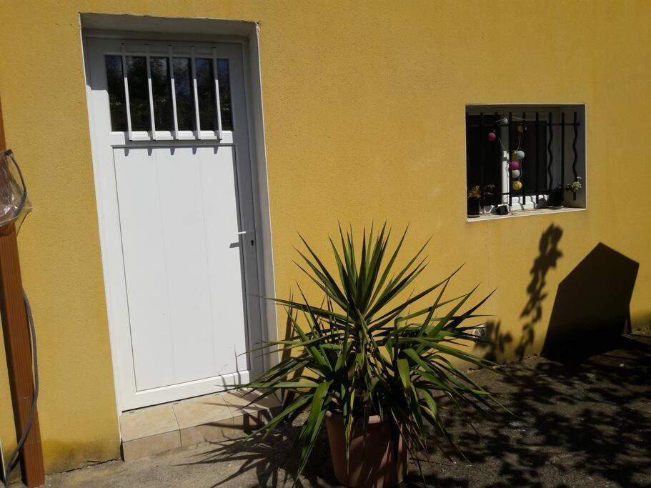 Maison Dans Une Propriete Avec Une Cour Corneilhan 外观 照片